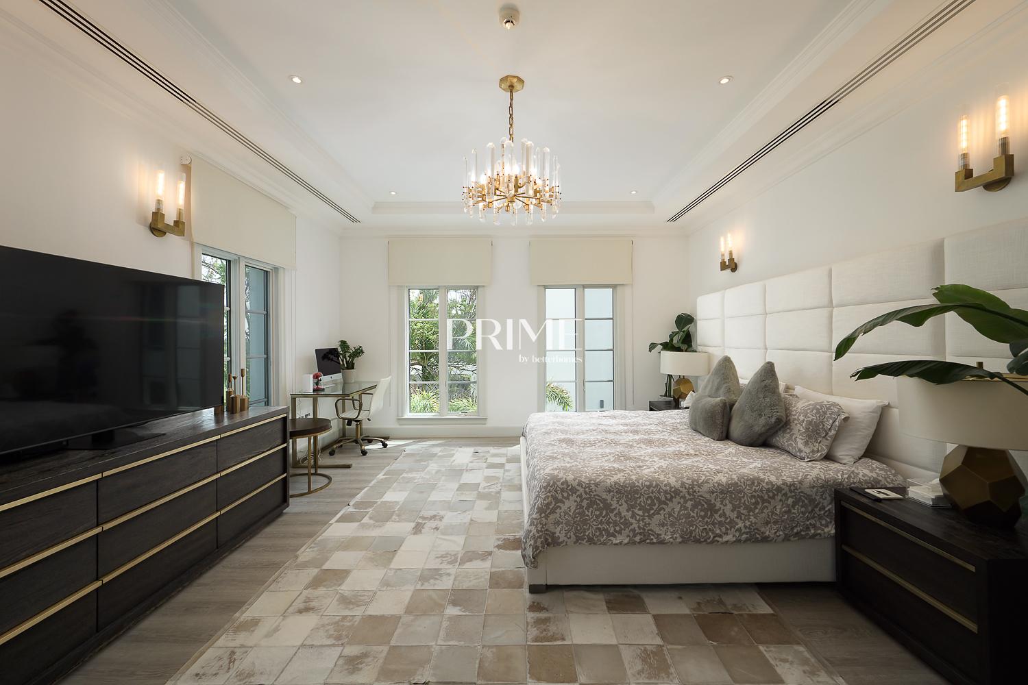 5 Bedrooms Villa in Flame Tree Ridge