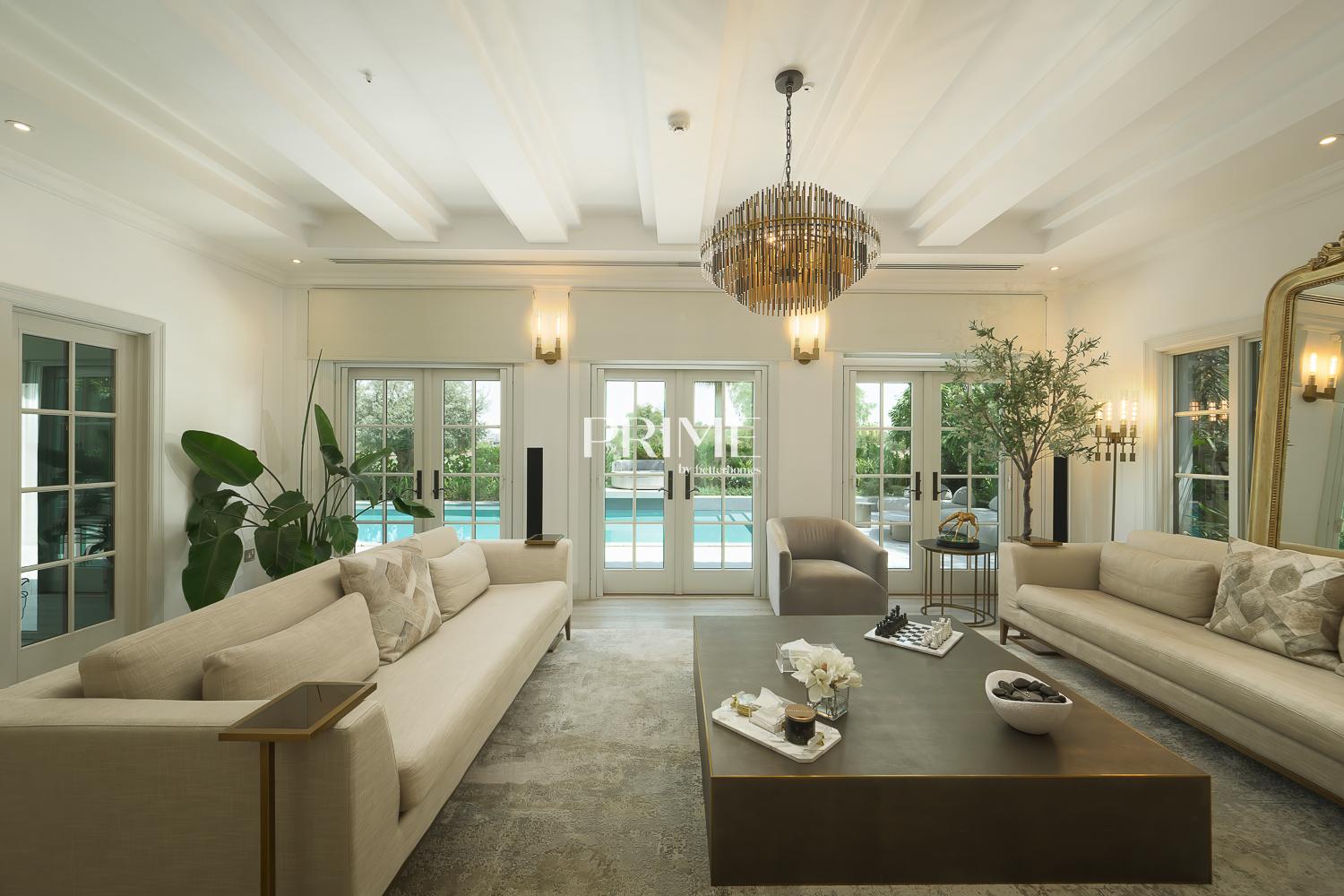 5 Bedrooms Villa in Flame Tree Ridge