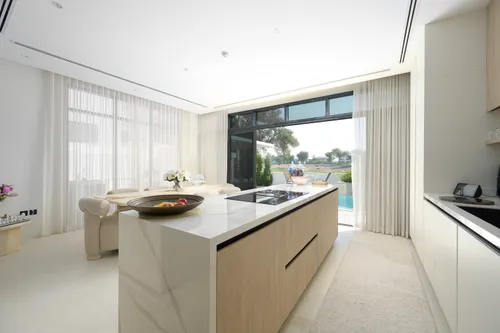 4 Bedrooms Townhouse in Jumeirah Luxury