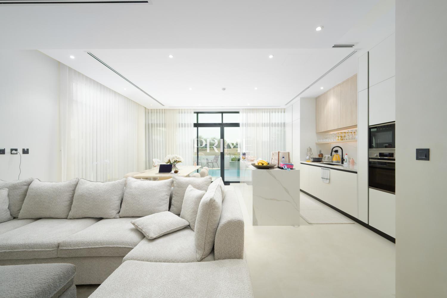 4 Bedrooms Townhouse in Jumeirah Luxury