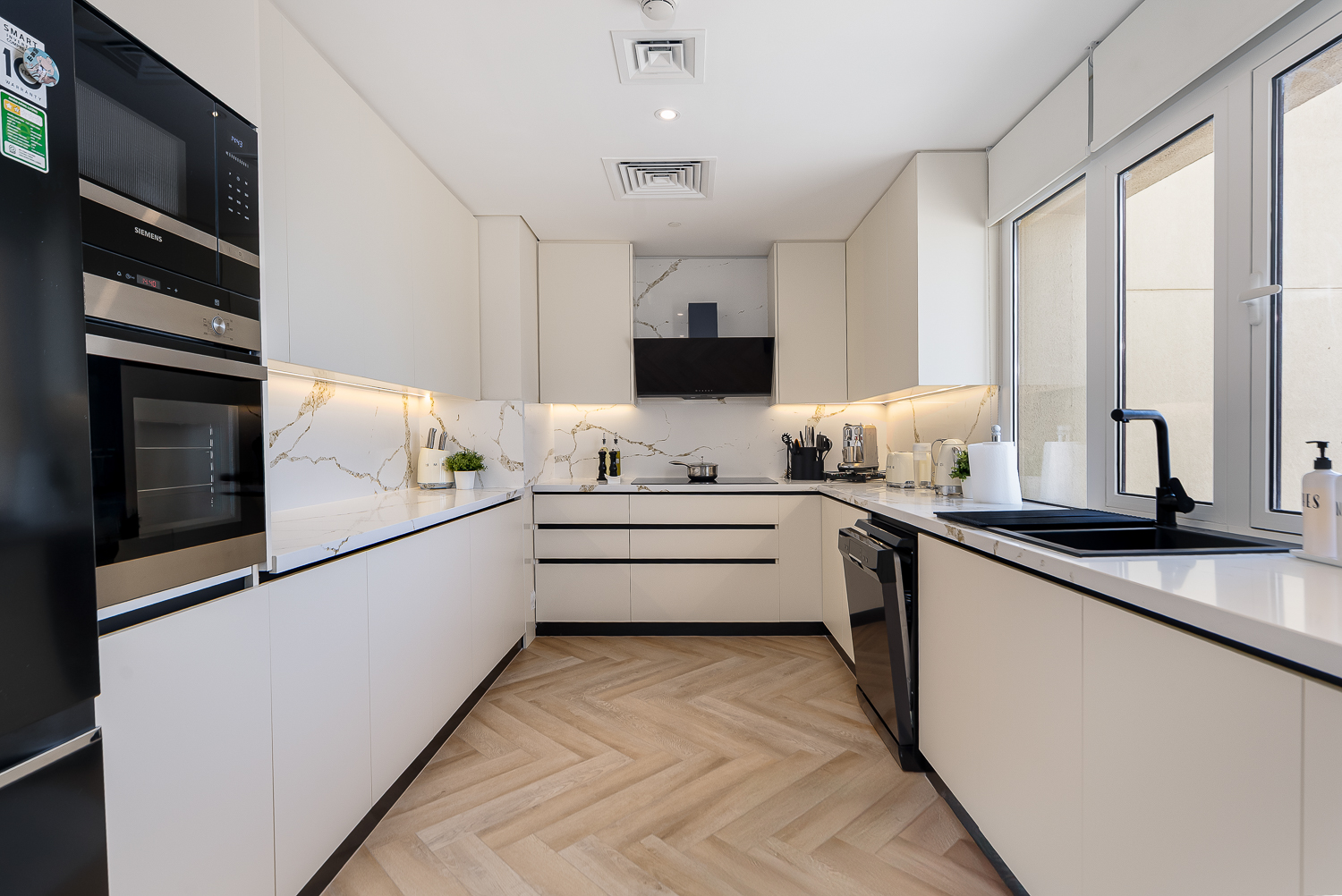 4 Bedrooms Apartment in Al Andalus Tower A