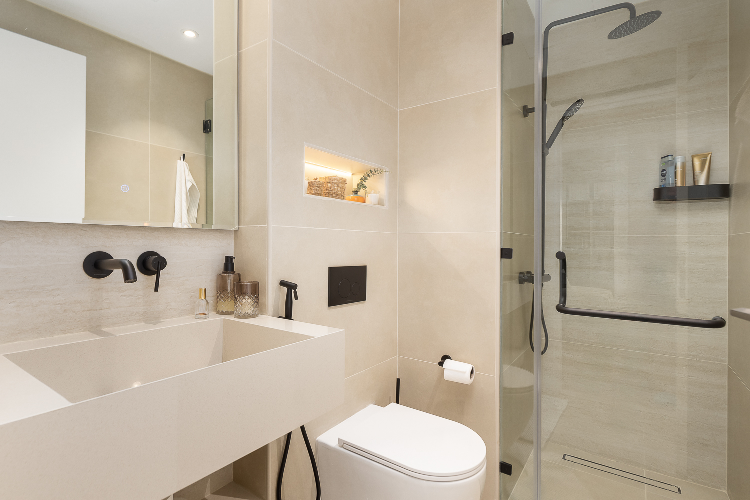 4 Bedrooms Apartment in Al Andalus Tower A