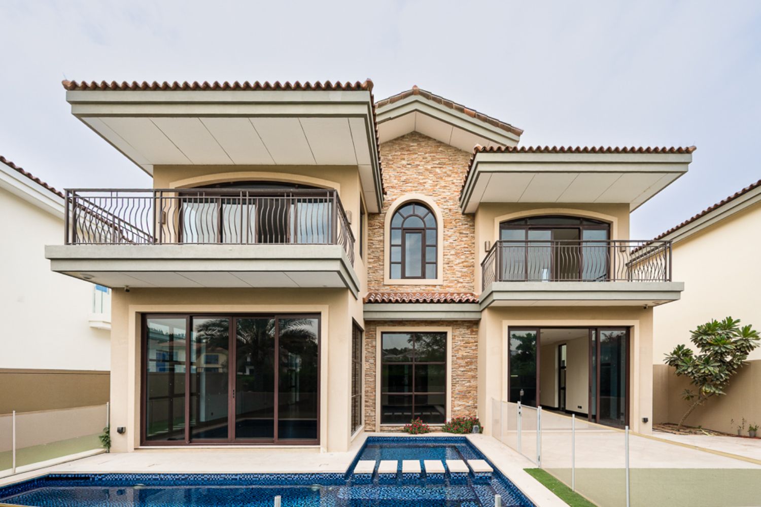 5 Bedrooms Villa in Sanctuary Falls