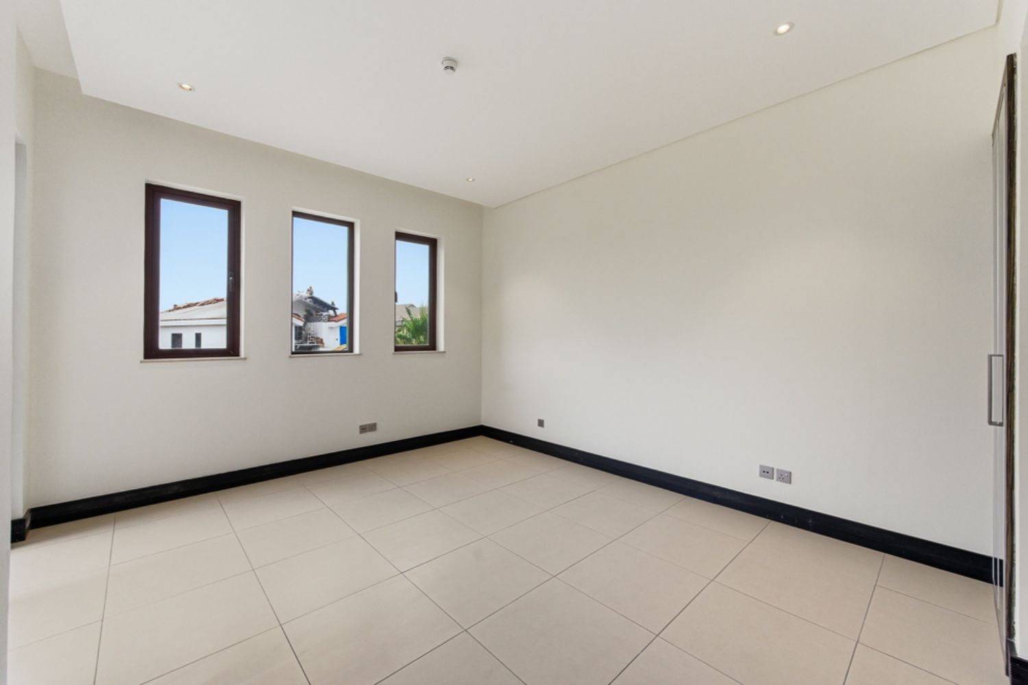 5 Bedrooms Villa in Sanctuary Falls