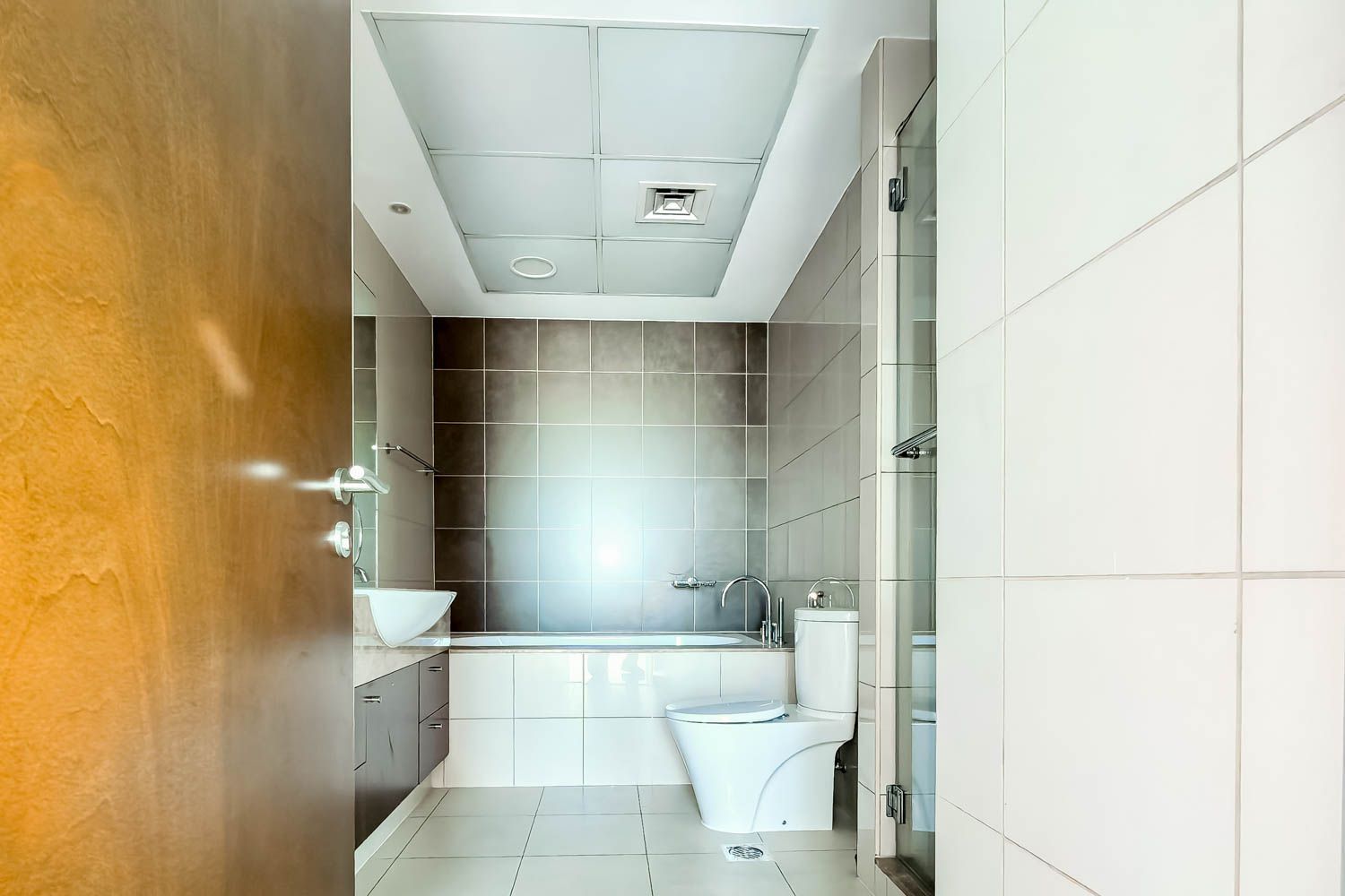 2 Bedrooms Apartment in Intercontinental Residence Suites