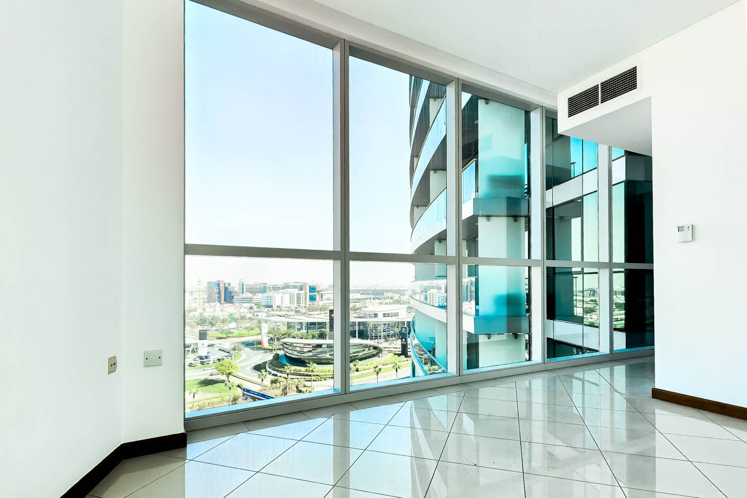 2 Bedrooms Apartment in Intercontinental Residence Suites