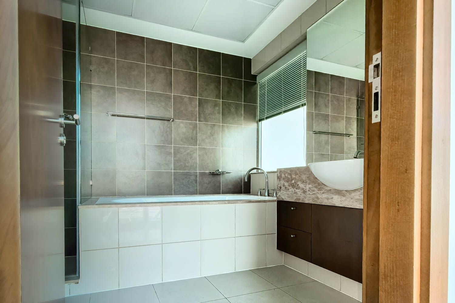 2 Bedrooms Apartment in Intercontinental Residence Suites