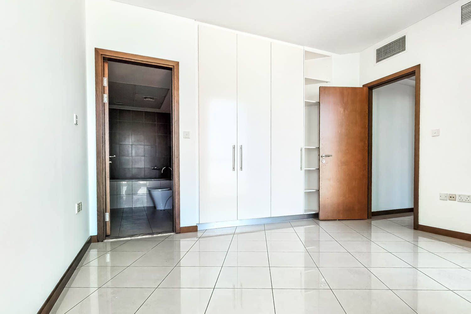 2 Bedrooms Apartment in Intercontinental Residence Suites