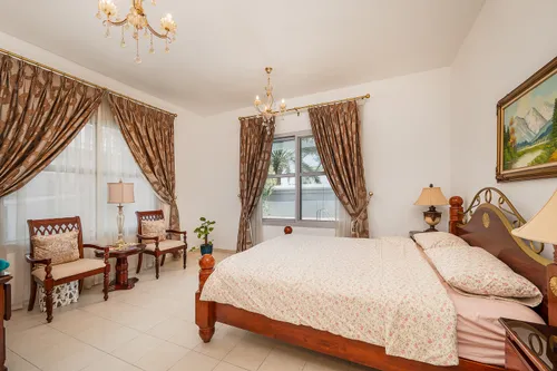 5 Bedrooms Villa in Western Residence South