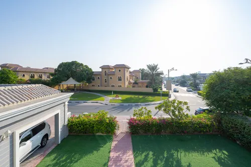 5 Bedrooms Villa in Western Residence South