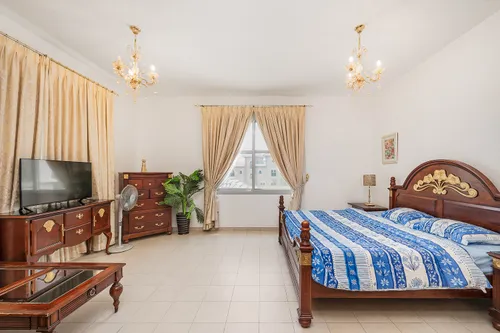 5 Bedrooms Villa in Western Residence South