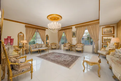 5 Bedrooms Villa in Western Residence South