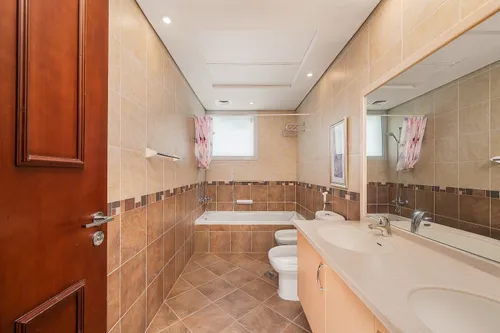 5 Bedrooms Villa in Western Residence South