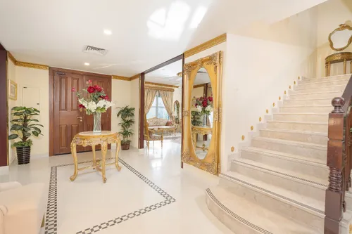 5 Bedrooms Villa in Western Residence South