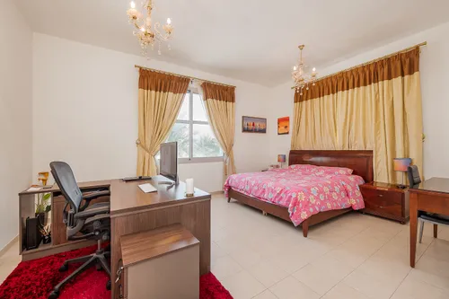 5 Bedrooms Villa in Western Residence South