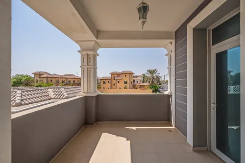 5 Bedrooms Villa in Western Residence South