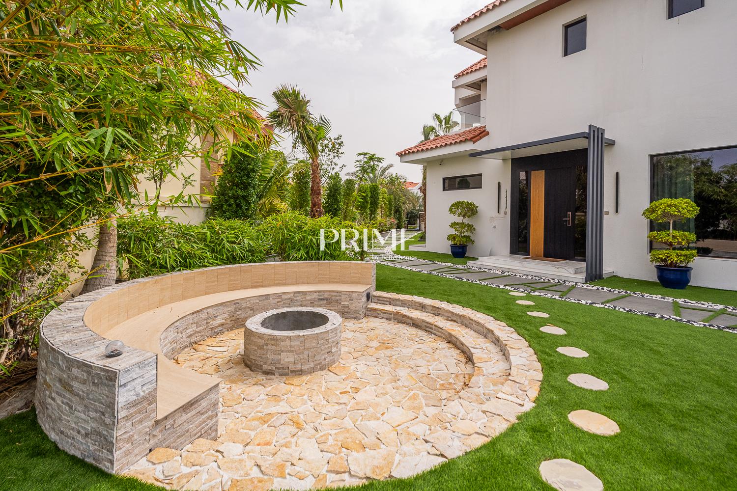 5 Bedrooms Villa in The Mansions