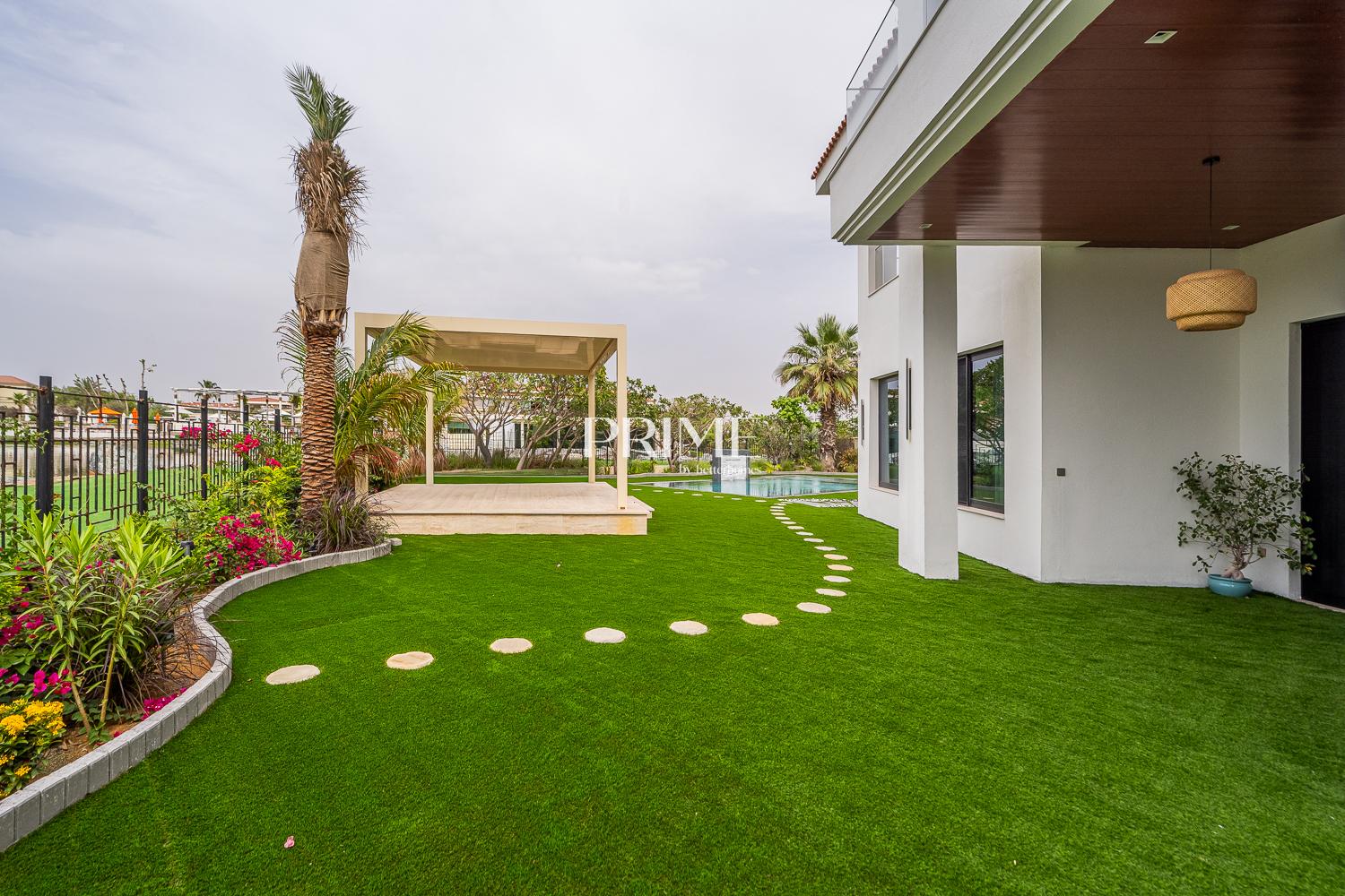 5 Bedrooms Villa in The Mansions