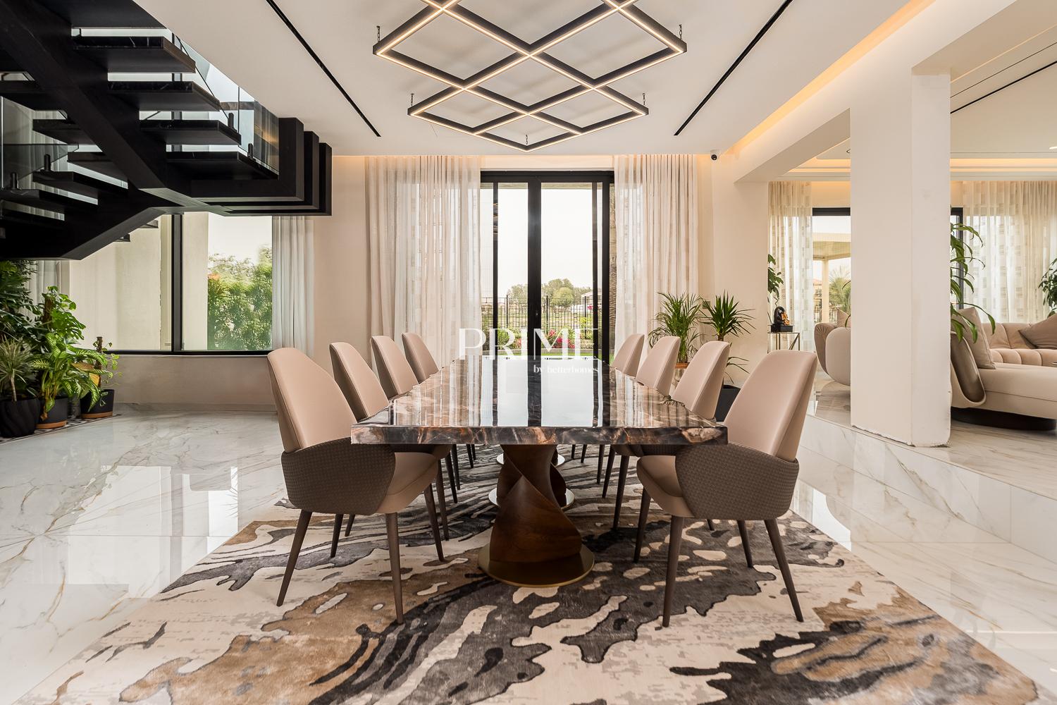 5 Bedrooms Villa in The Mansions