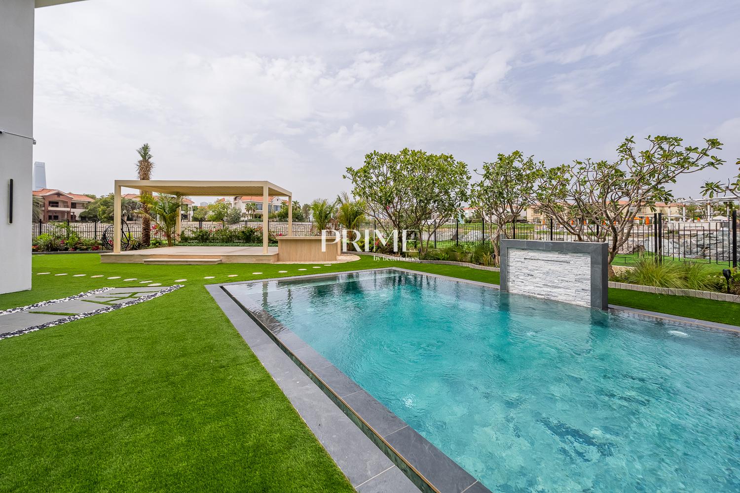 5 Bedrooms Villa in The Mansions