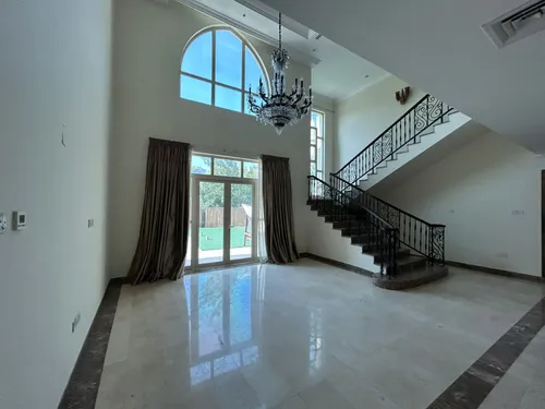 4 Bedrooms Villa in Cluster 49