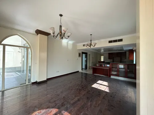 4 Bedrooms Villa in Cluster 49