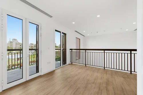 3 Bedrooms Townhouse in Sur La Mer 1