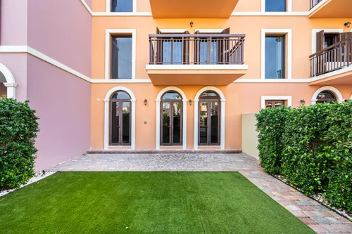 3 Bedrooms Townhouse in Sur La Mer 1