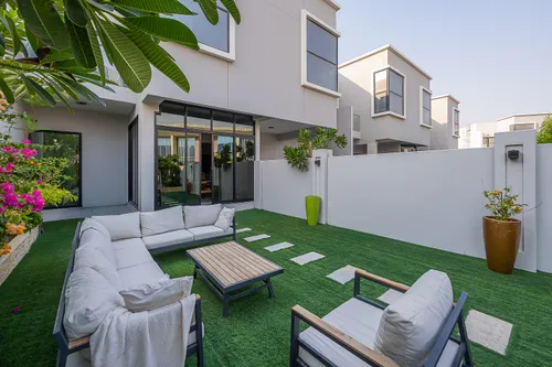 3 Bedrooms Townhouse in Rukan Lofts