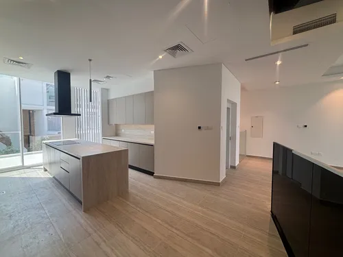 4 Bedrooms Villa in Ixora 1