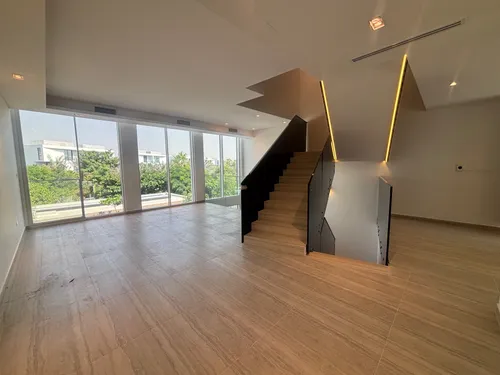 4 Bedrooms Villa in Ixora 1