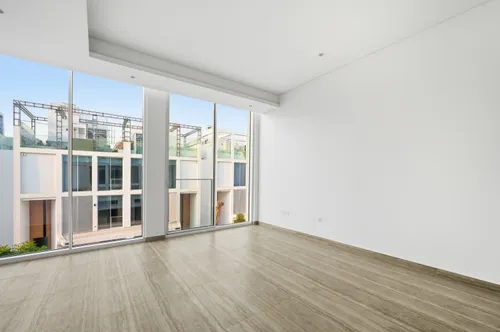 4 Bedrooms Townhouse in Ixora 1