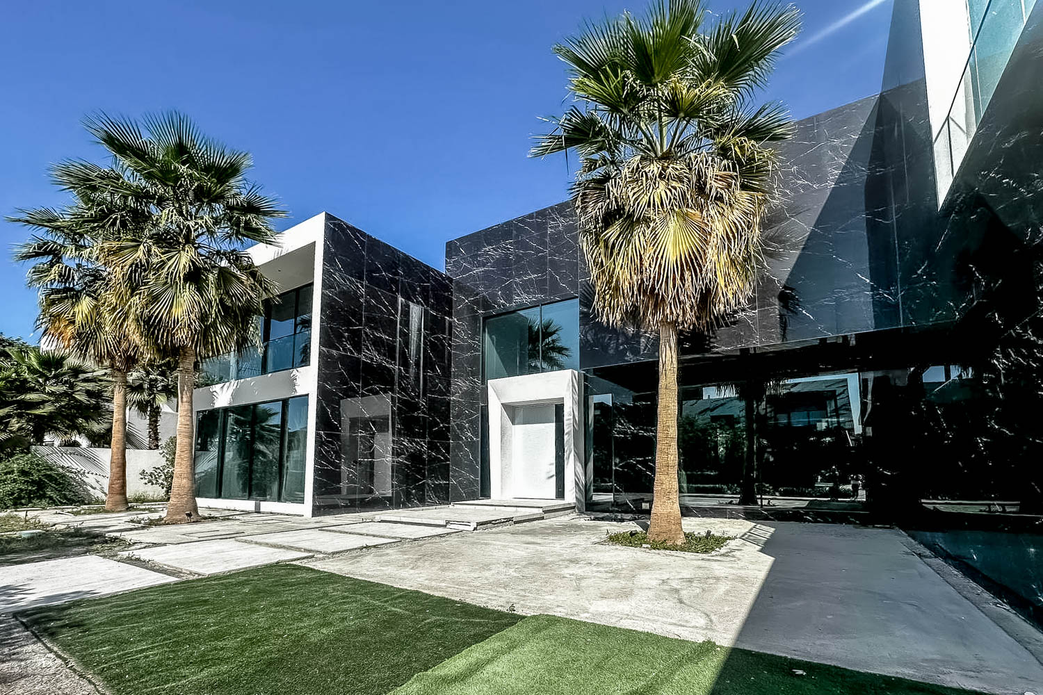 5 Bedrooms Villa in The Nest