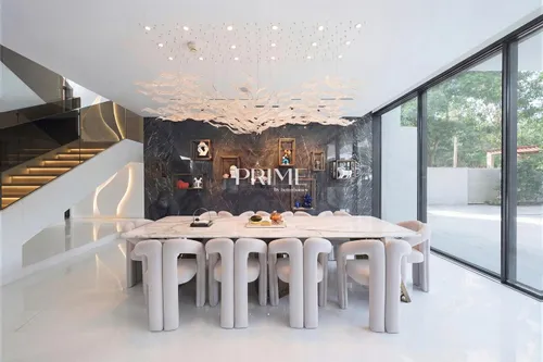 5 Bedrooms Villa in The Nest