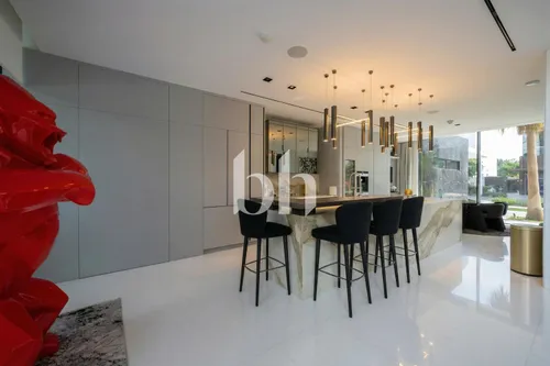 5 Bedrooms Villa in The Nest