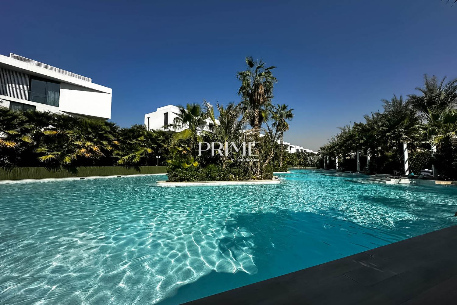 5 Bedrooms Villa in The Nest