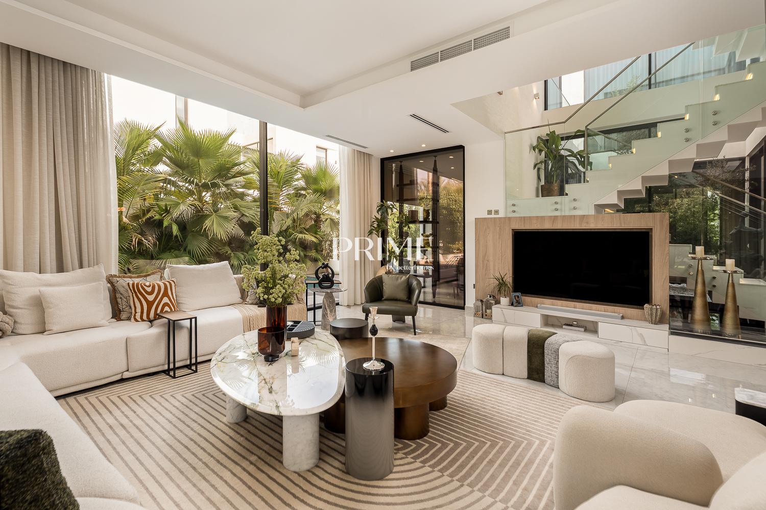 5 Bedrooms Villa in Chorisia 2 Villas