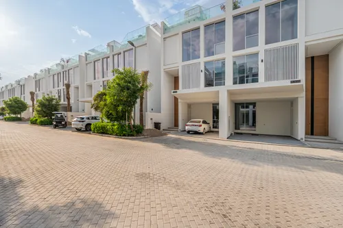 4 Bedrooms Villa in Ixora 1