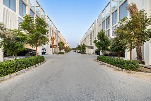 4 Bedrooms Townhouse in Ixora 1