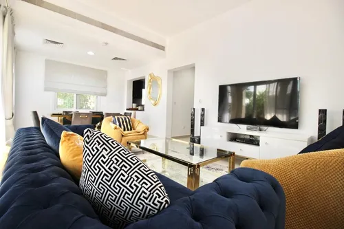 3 Bedrooms Townhouse in Bella Casa