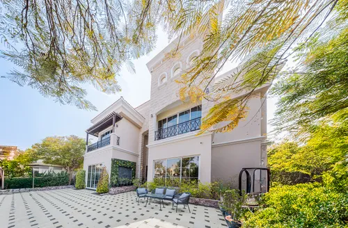 5 Bedrooms Villa in The Centro