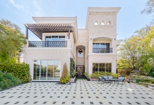 5 Bedrooms Villa in The Centro