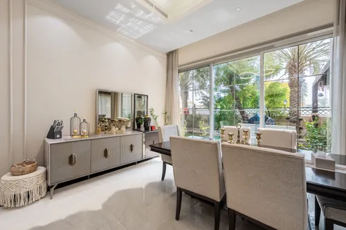 5 Bedrooms Villa in The Centro