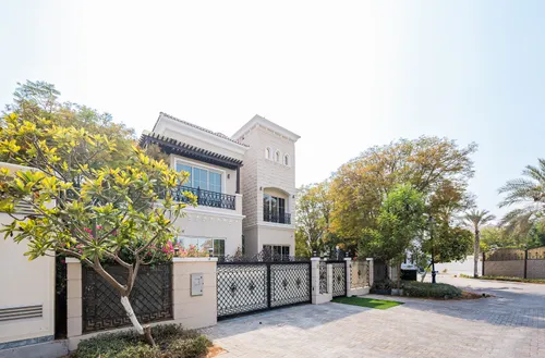 5 Bedrooms Villa in The Centro