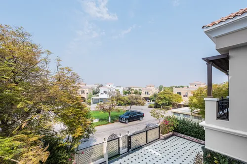 5 Bedrooms Villa in The Centro