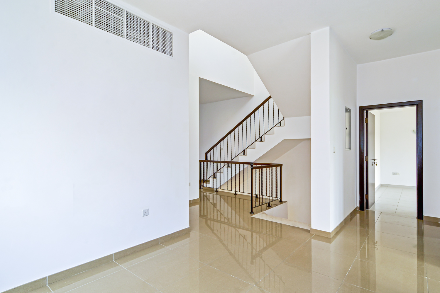 5 Bedrooms Villa in The Centro