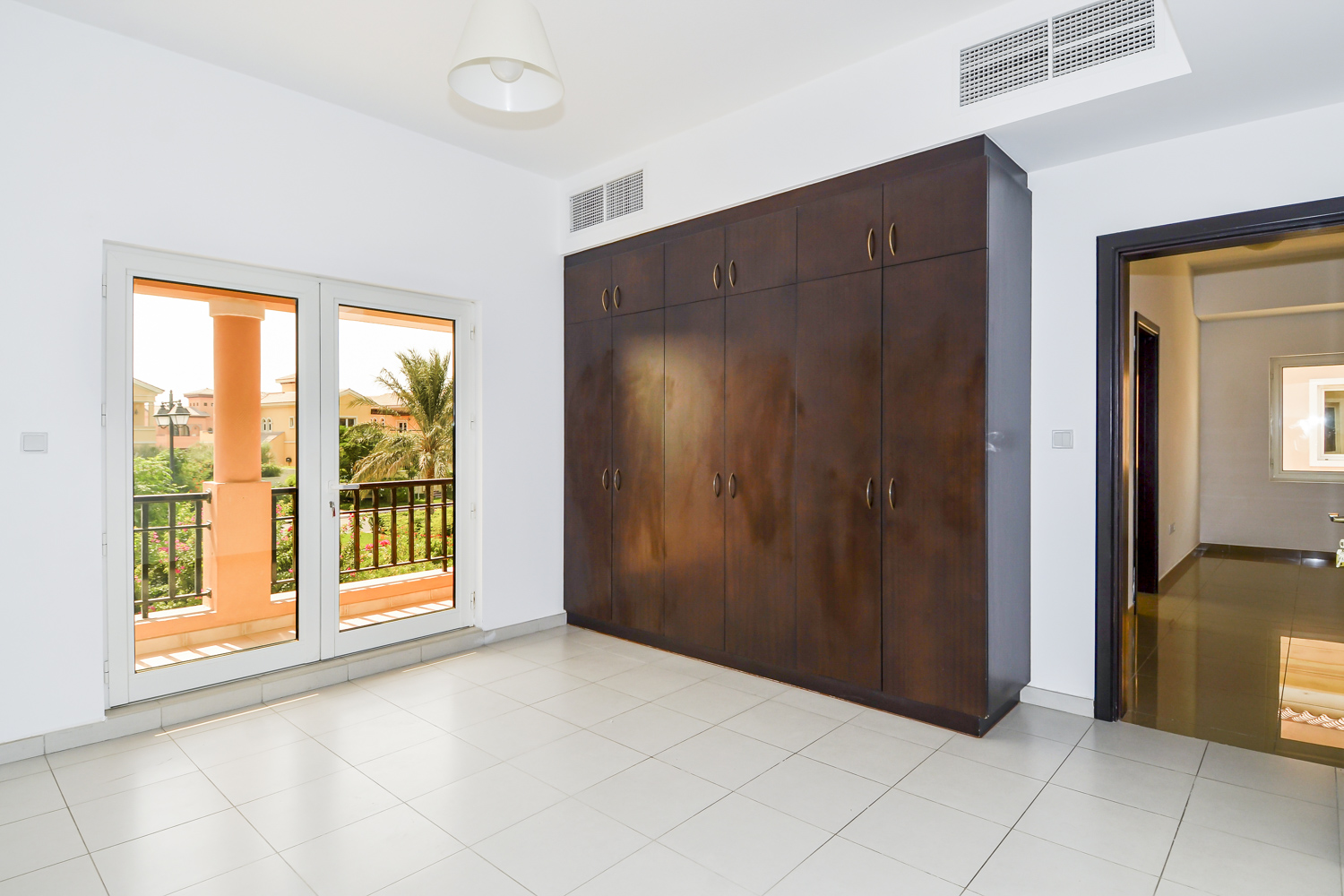 5 Bedrooms Villa in The Centro