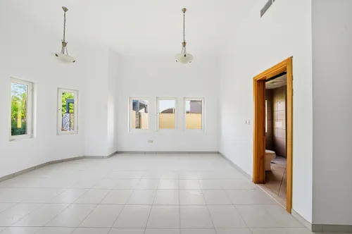 5 Bedrooms Villa in The Aldea