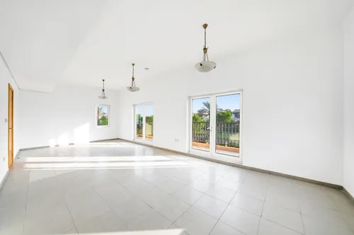 5 Bedrooms Villa in The Aldea