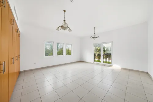 5 Bedrooms Villa in The Aldea